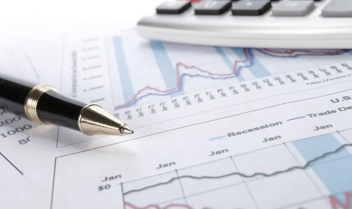 Creditarea încetinește în România: băncile devin mai prudente, iar firmele amână investițiile