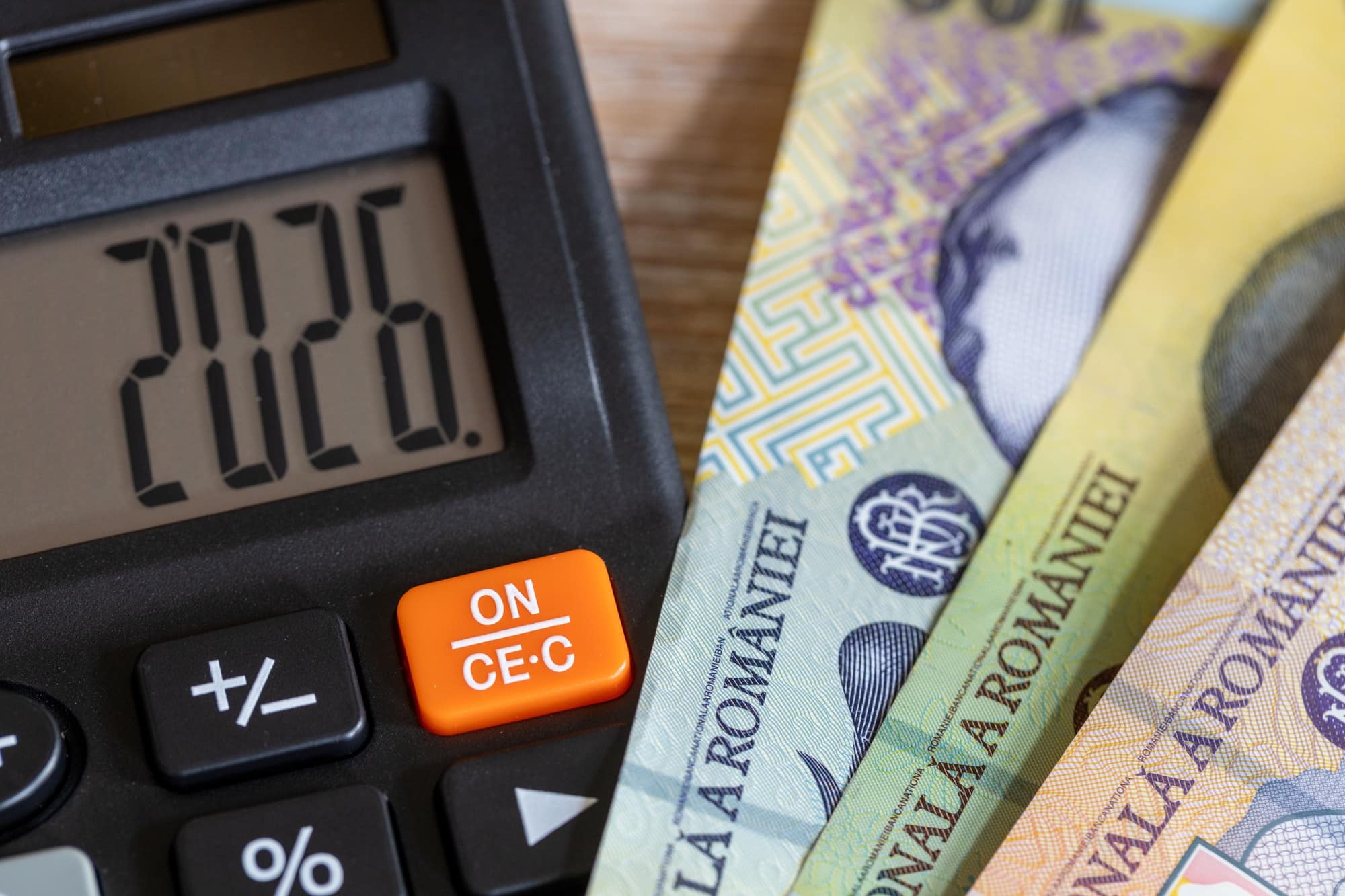 Peste 50% din facturile firmelor ajung taxe către stat
