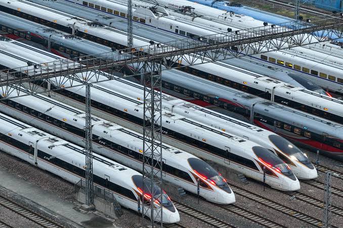 De ce nu mai poate Occidentul să construiască rapid? Explicațiile analistului Sam Olsen