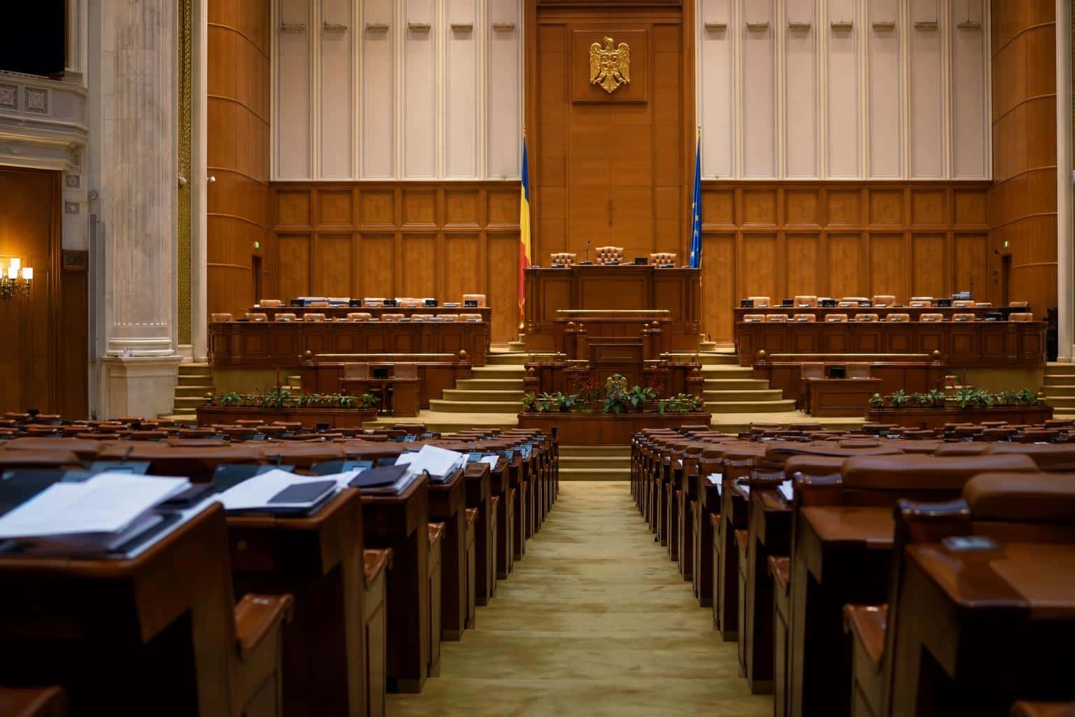 Calendarul învestirii Guvernului Mureșan: două zile de audieri și vot în plen pe 30 septembrie
