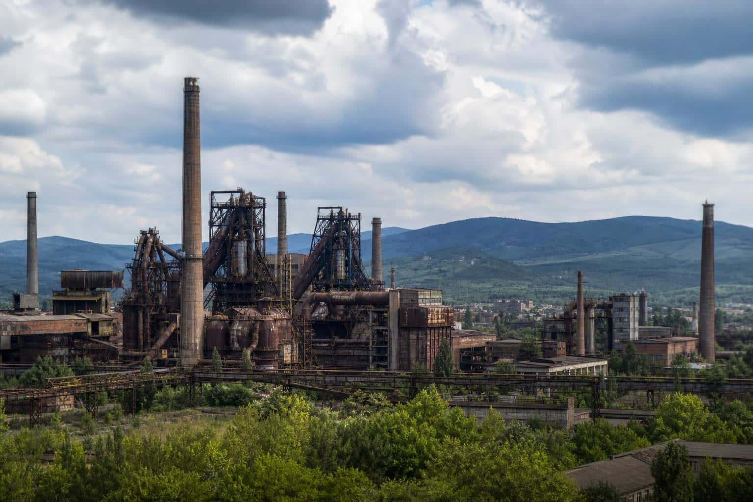 De la uzinele de fier la combinatul siderurgic: cum s-a transformat industria Hunedoarei în 140 de ani