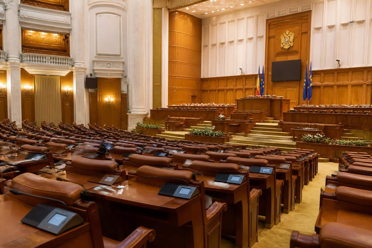 De ce recomandă APCE stocarea surplusului: mecanismul de compensare și prețul energiei pe piața spot