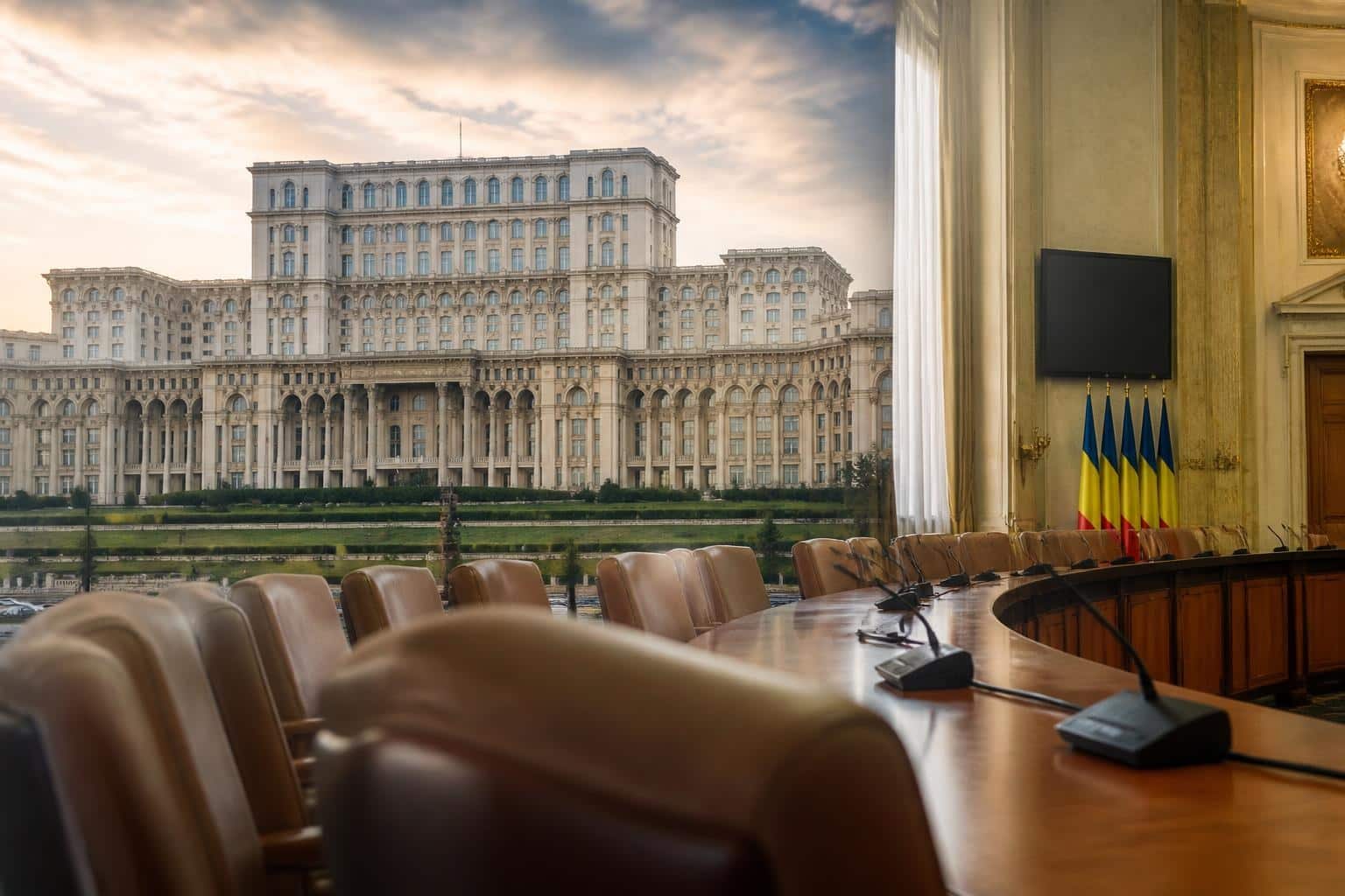 Centrele de date: estimări de 1.000 de miliarde de dolari în 2026 și 2.100 de miliarde în 2028