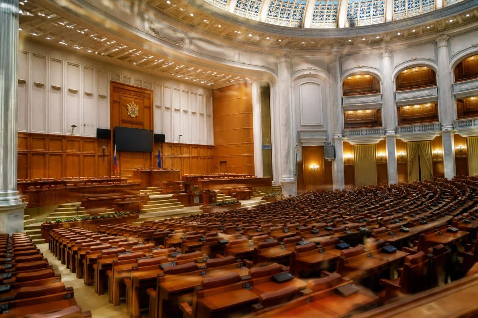 PNL și USR cer avansarea reformei administrativ-teritoriale printr-o comisie parlamentară