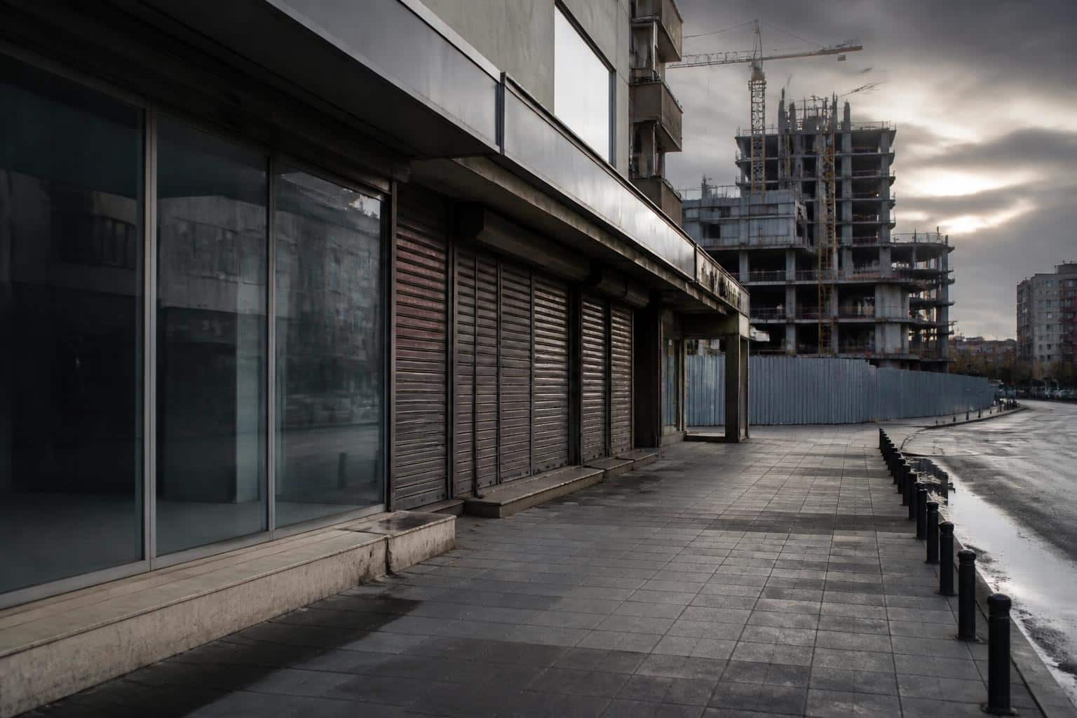 Criza din 2008 în România: cum au afectat recesiunea, acordul cu FMI și măsurile de austeritate economia reală