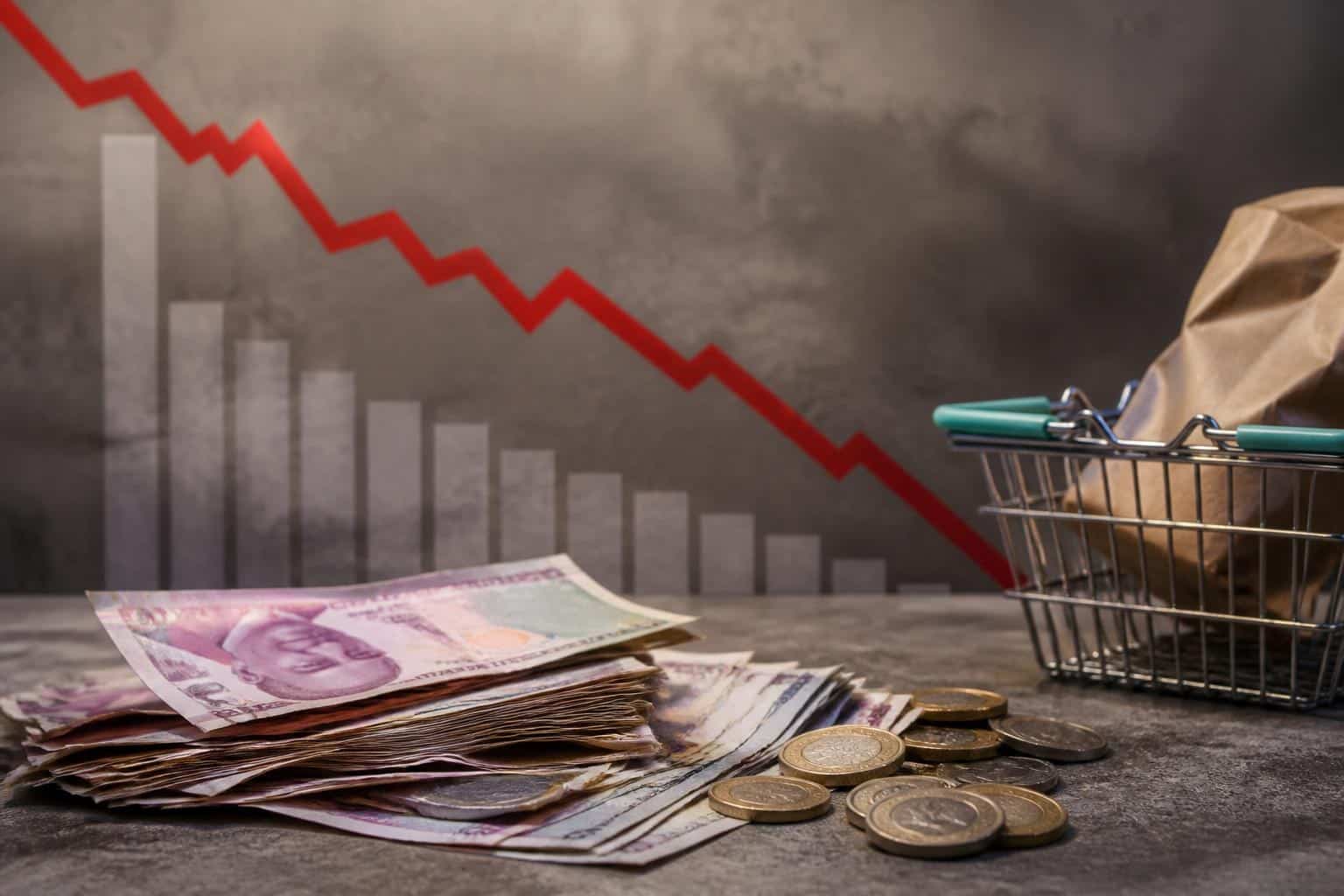 De ce scade euro față de dolar și cum se poate transmite mișcarea în România